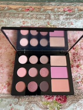 Laura Geller|The Wearables|Multi Finish Face & Eye Palette|NIB